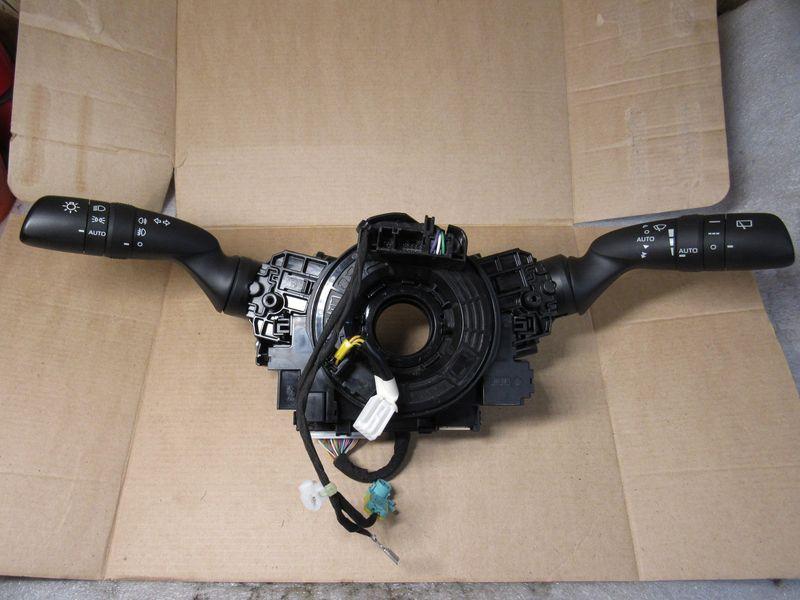 переключатель подрулевой (стрекоза) Toyota RAV4 5 поколение (XA50) 2020, 2.5 л., гибрид - фото №1