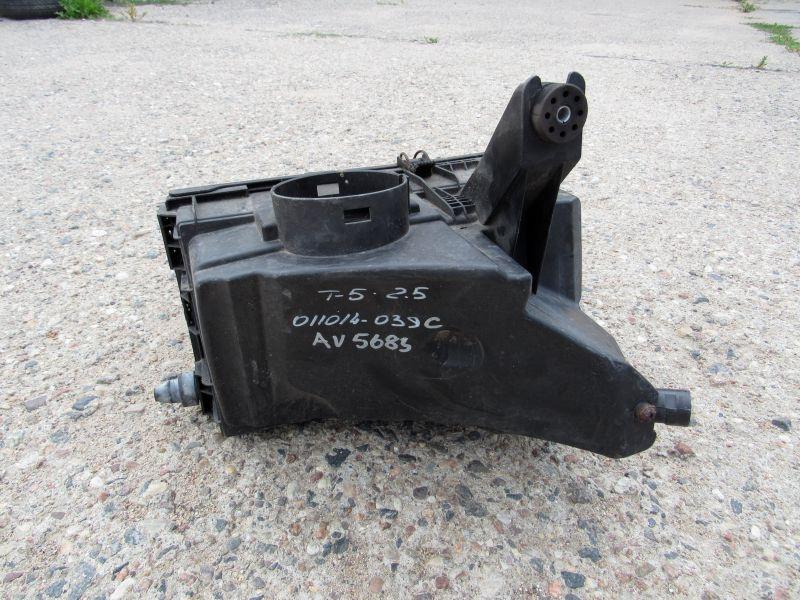 корпус воздушного фильтра Volkswagen Multivan T5 2003, 2.5 л., дизель, 7H0129601 - фото №1