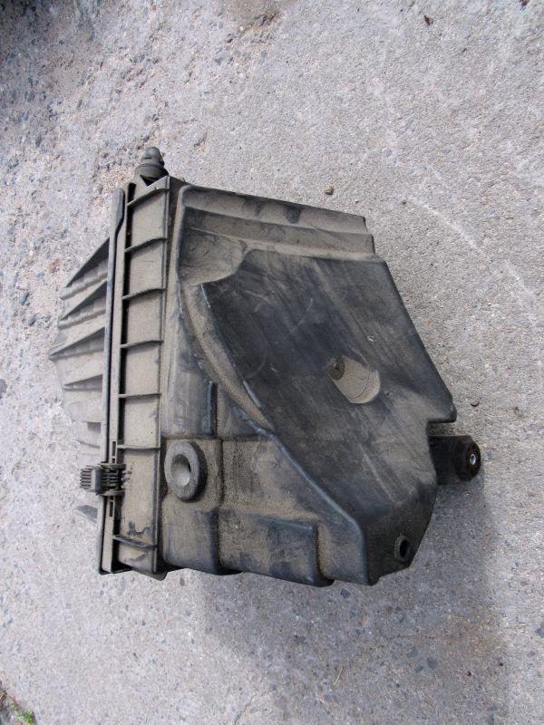 корпус воздушного фильтра Volkswagen Multivan T5 2003, 2.5 л., дизель, 7H0129601J - фото №1