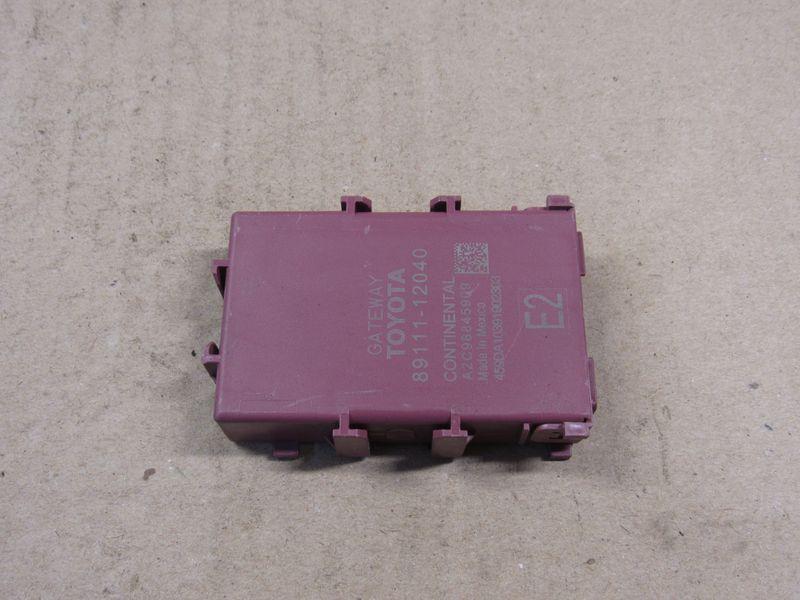 диагностический интерфейс Toyota RAV4 5 поколение (XA50) 2020, 2.5 л., гибрид, 89111-12040 - фото №1