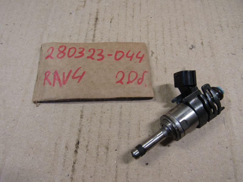 форсунка Toyota RAV4 5 поколение (XA50) 2020, 2.0 л., бензин, 23250-24010 - фото №1