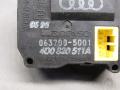 моторчик заслонки печки Audi A8 D2/4D 1996, 4D0820511A - фото №4