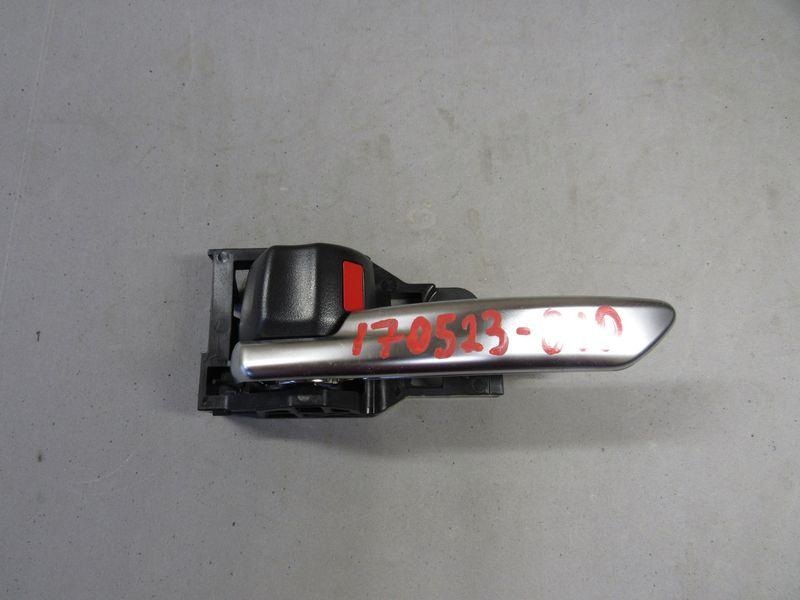 ручка внутренняя задняя левая Toyota RAV4 5 поколение (XA50) 2019, 2.5 л., гибрид, 69274-33060 - фото №1