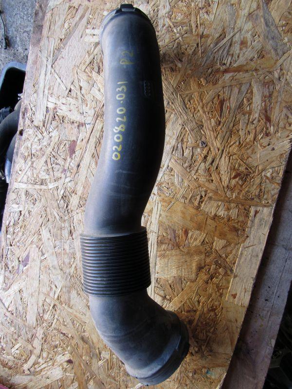 патрубок воздушного фильтра Audi A8 D4/4H 2012, 4.2 л., CDRA, 4H0129615D - фото №1