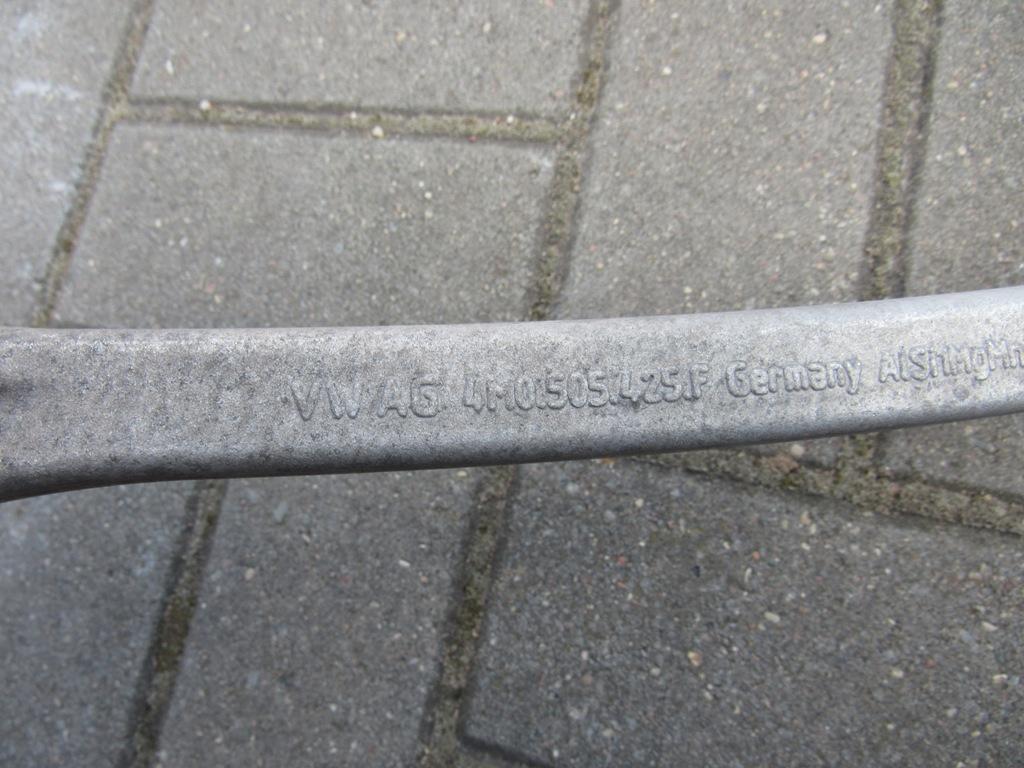 рычаг задний правый Audi Q7 4M 2015, 4.0 л., CZAC, дизель, АКПП, внедорожник 5 дв., 4M0505425F - фото №1