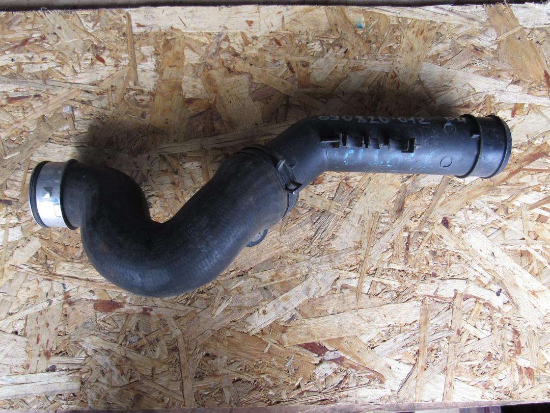 патрубок интеркулера Volkswagen Passat B6 2005, 3C0145770B - фото №1