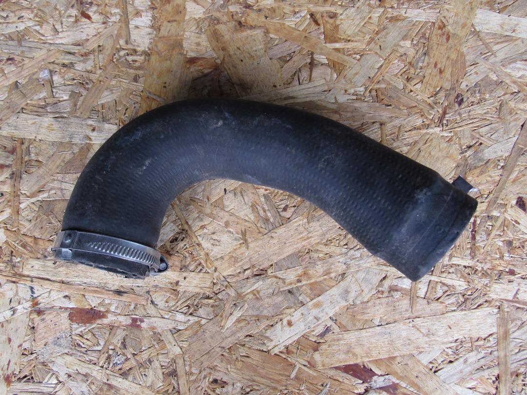 патрубок интеркулера Audi Q5 8R 2008, 8R0145709H - фото №1