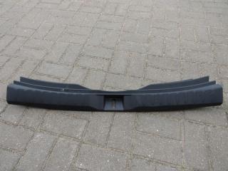 накладка внутренняя на заднюю панель кузова Toyota RAV4 5 поколение (XA50) 2021, 2.5 л., гибрид, 58387-42090