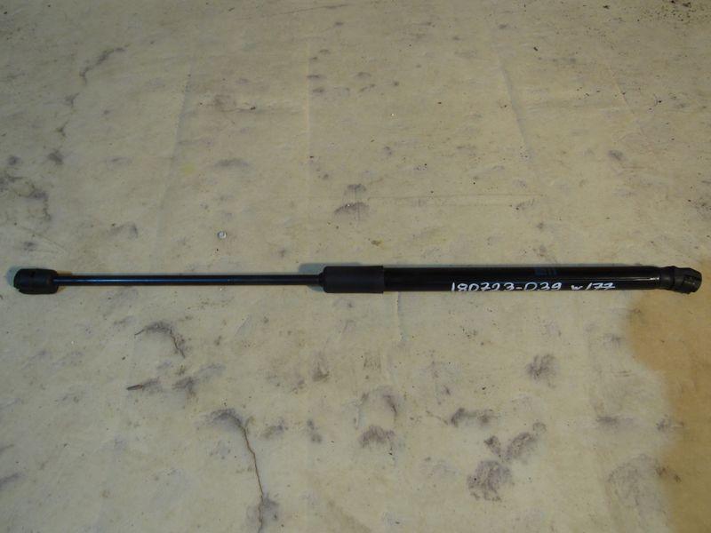 амортизатор крышки багажника (3-5 двери) Mercedes-Benz A-Класс W177/V177 2018, 1.3 л., M 282 DE 14, бензин, 1779800264 - фото №1