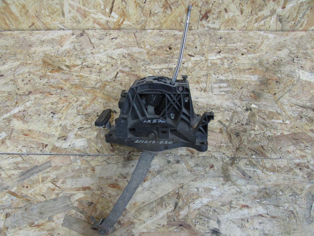 кулиса Lexus LX 3 поколение 2011 - фото №1