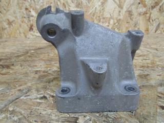 кронштейн двигателя Mercedes-Benz GLE W166 2015, 3.5 л., дизель, внедорожник 5 дв., 6422236304