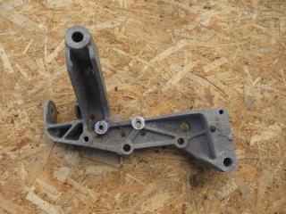 кронштейн (крепление) Volkswagen Touran 1 поколение [рестайлинг] 2006, 1K0199296E