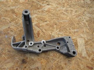 кронштейн (крепление) Volkswagen Touran 1 поколение [рестайлинг] 2006, 1K0199296E