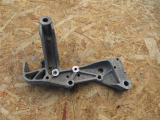 кронштейн (крепление) Volkswagen Touran 1 поколение [рестайлинг] 2006, 1K0199296E