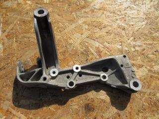 кронштейн (крепление) Volkswagen Touran 1 поколение [рестайлинг] 2006, 1K0199296