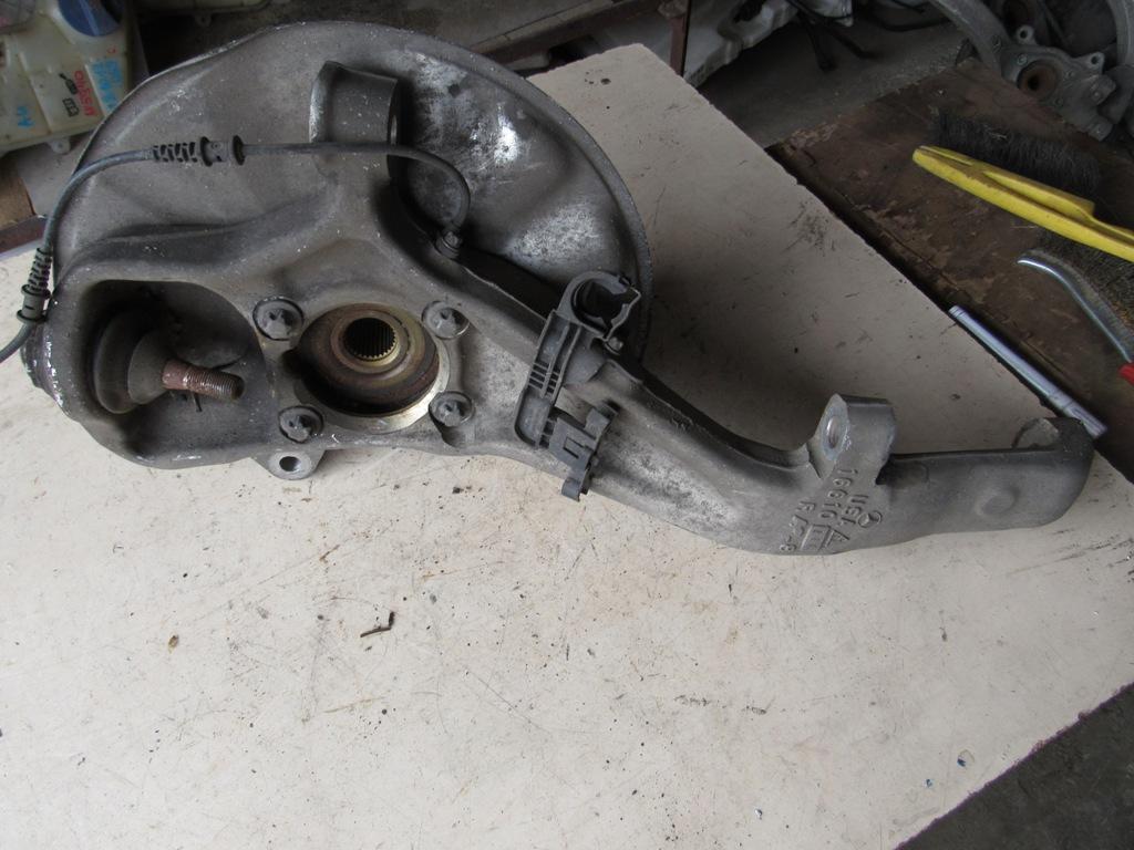 ступица передняя правая Mercedes-Benz GL-Класс X166 2012 - фото №1