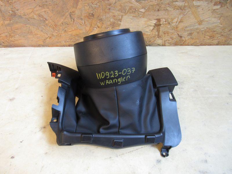 кожух рулевой колонки Jeep Wrangler 4 поколение 2023, 2.0 л., бензин, АКПП - фото №1