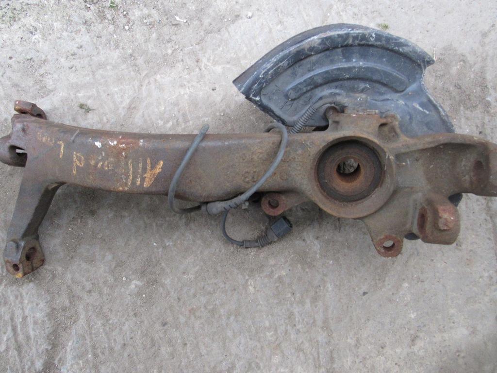 ступица передняя левая Audi A6 Allroad Quattro C5 2000, 4Z7407257A - фото №1