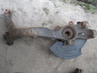 ступица передняя правая Volkswagen Passat B5 1996, 8D0407258