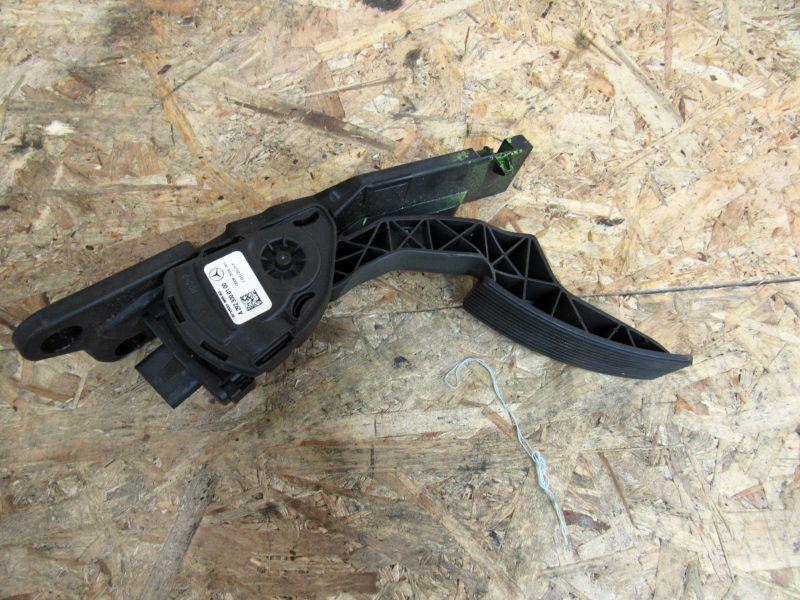 педаль Mercedes-Benz GLE W166 2015, 2923000100 - фото №1