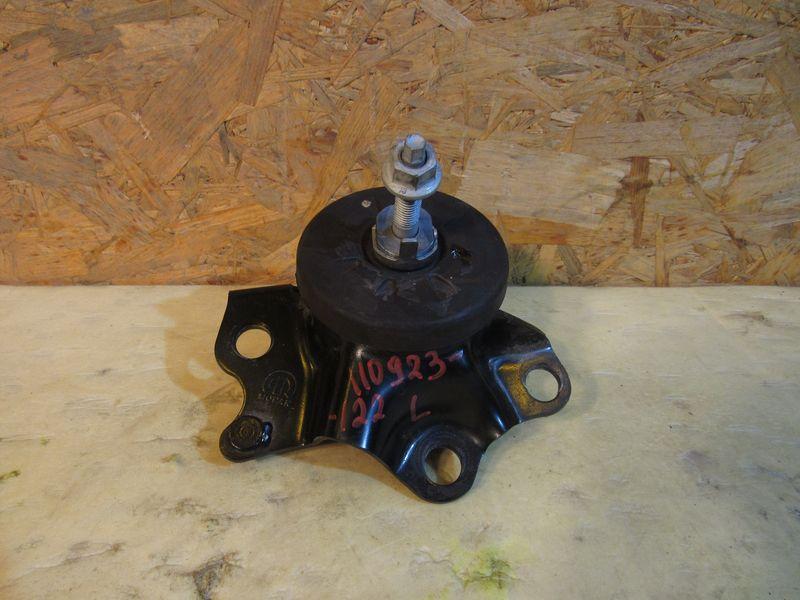 подушка крепления двигателя Jeep Wrangler 4 поколение 2023, 2.0 л., бензин, АКПП, P68271527AD - фото №1