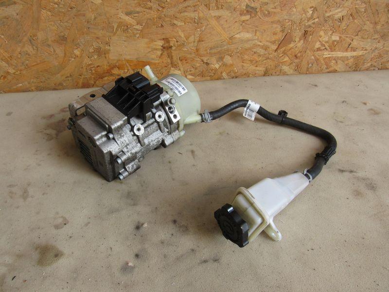 насос гидроусилителя руля Jeep Wrangler 4 поколение 2023, 2.0 л., бензин, АКПП, 68247931AH - фото №1