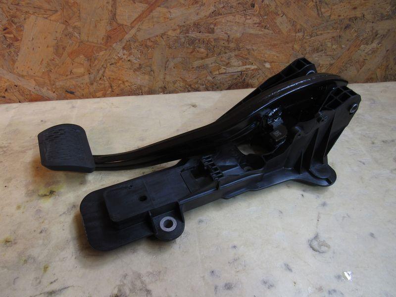 педаль тормоза Jeep Wrangler 4 поколение 2023, 2.0 л., бензин, АКПП - фото №1