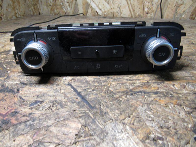 блок управления печки / климат-контроля Volkswagen Touareg 2 поколение 2010, 7P6907040CK - фото №1