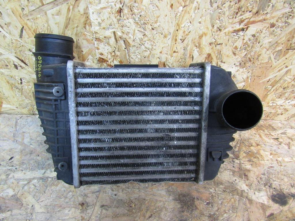 интеркулер Audi A6 4F/C6 2006, 3.0 л., дизель, 4F0145806T - фото №1