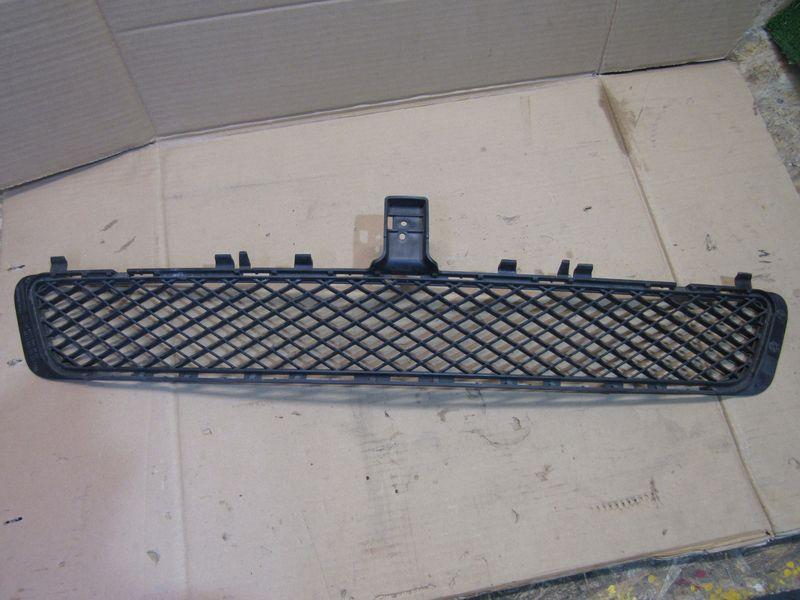 заглушка (решетка) в бампер Mercedes-Benz E-Класс W212/S212/C207/A207 2010, 2128850023 - фото №1