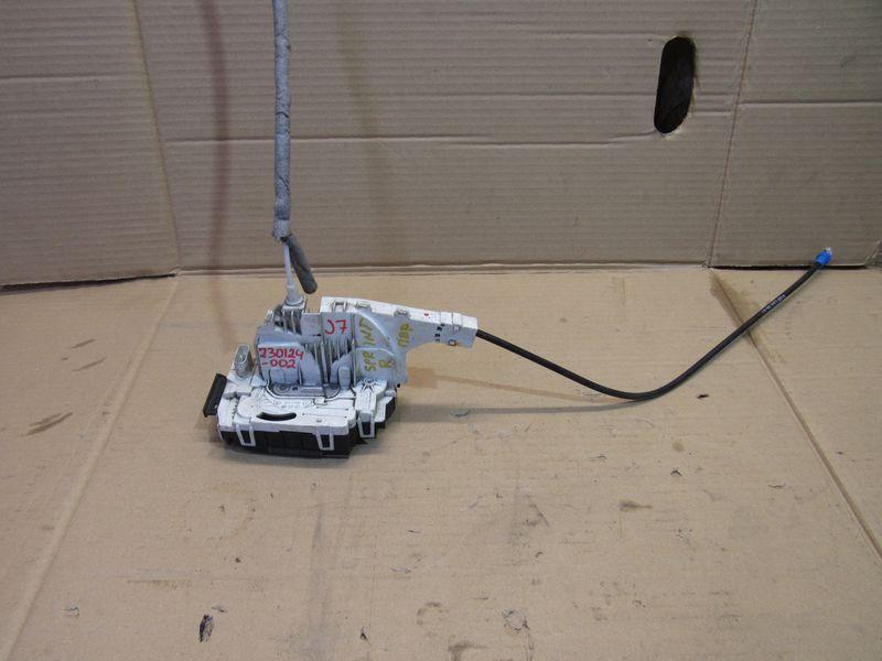 замок двери передней правой Mercedes-Benz Sprinter 2 поколение (W906) 2009, 9067201735 - фото №1