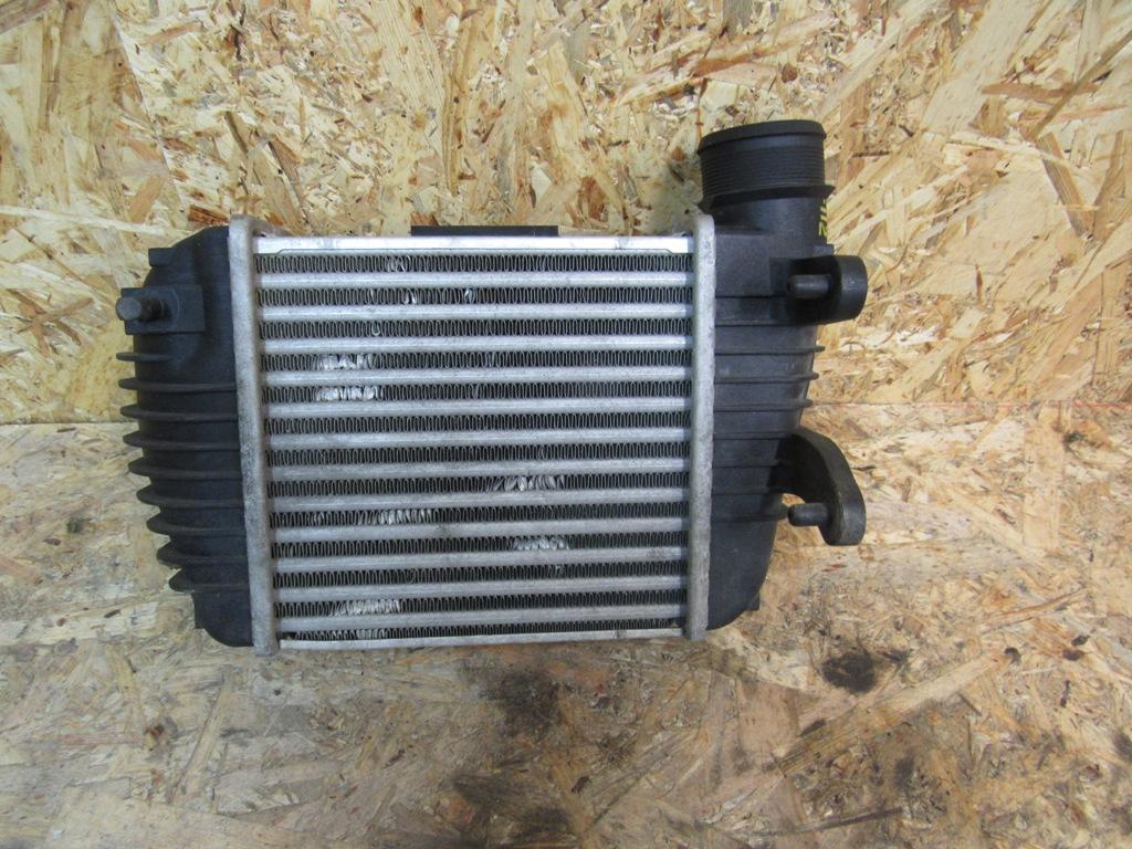 интеркулер Audi A6 4F/C6 2006, 3.0 л., дизель, 4F0145806T - фото №1