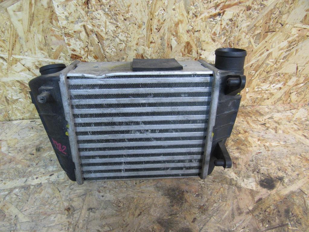 интеркулер Audi A4 B7 2006, 8E0145806L - фото №1