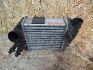 интеркулер Audi A4 B7 2006, 8E0145805R