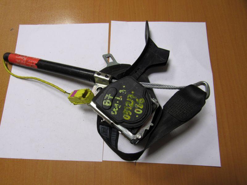 ремень безопасности Volkswagen Passat B7 2011, 3C5857805F - фото №1