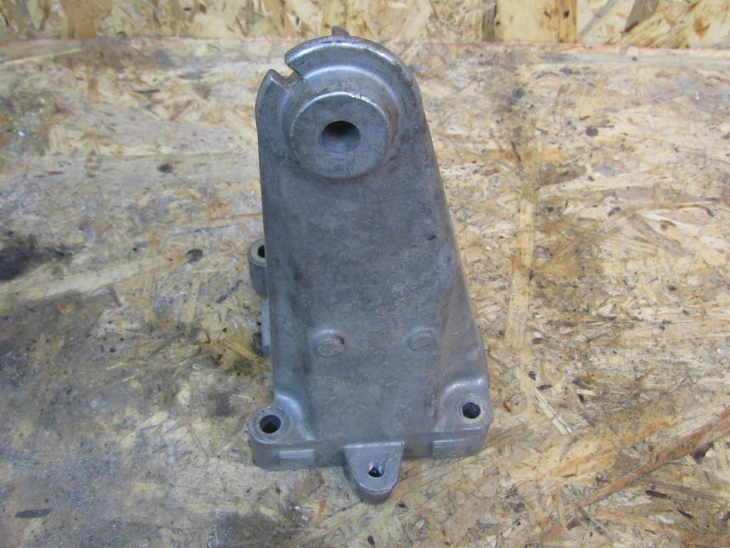 кронштейн двигателя Mercedes-Benz E-Класс W212/S212/C207/A207 2010, 1.8 л., M 271.860, бензин, 2712232304 - фото №1