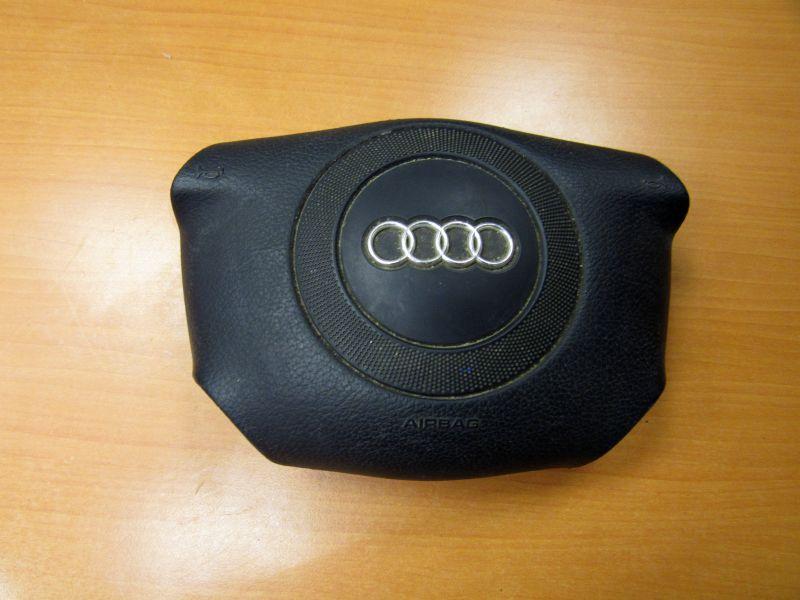 подушка безопасности водителя Audi A6 4B/C5 2000, 4B0880201Q - фото №1