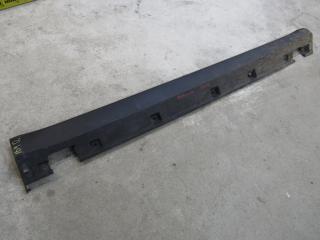 накладка на порог Mercedes-Benz M-Класс W164 2005, 1646900840