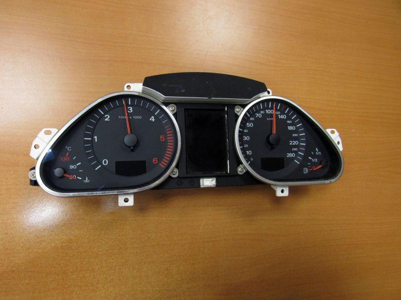 щиток приборов (приборная панель) Audi A6 4F/C6 2006, 4F0920900N - фото №1