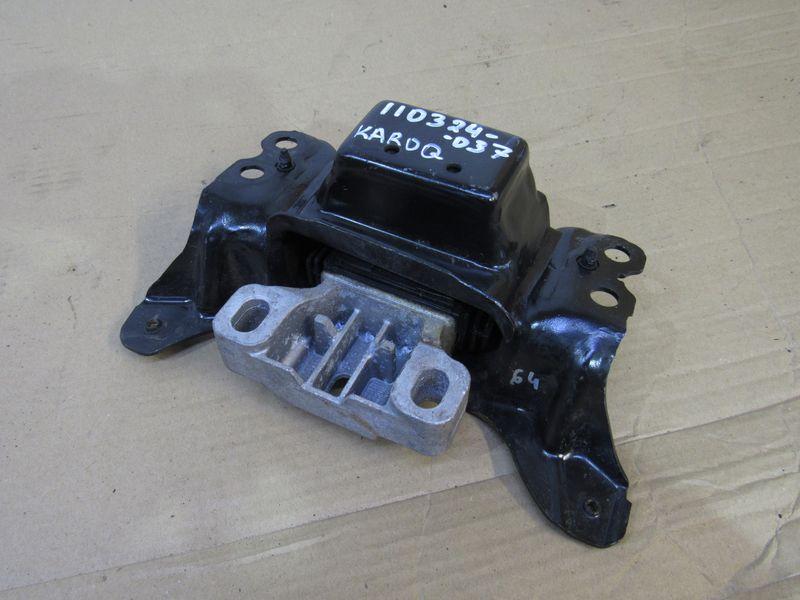 подушка крепления двигателя Skoda Karoq 1 поколение 2021, 1.0 л., бензин, 5Q0199555BD - фото №1