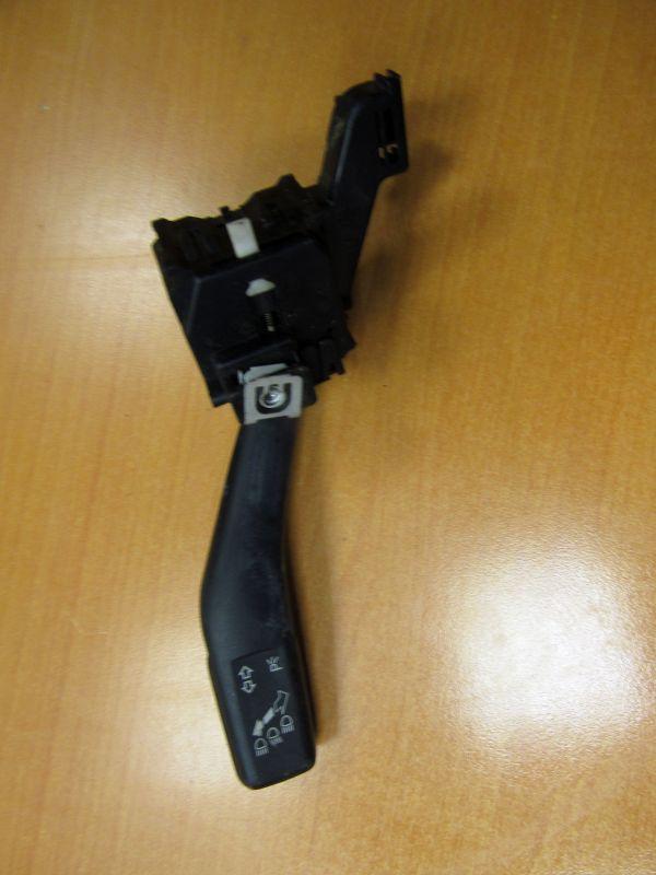 переключатель поворотов Volkswagen Golf 6 поколение 2008, 1K0953513E - фото №1