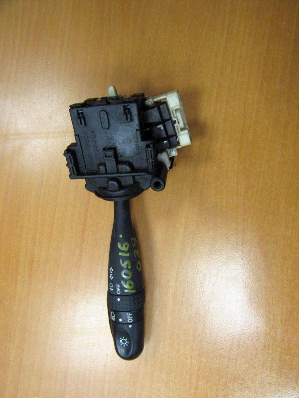 переключатель поворотов Toyota RAV4 2 поколение (XA20) 2002, 42010-173682 - фото №1