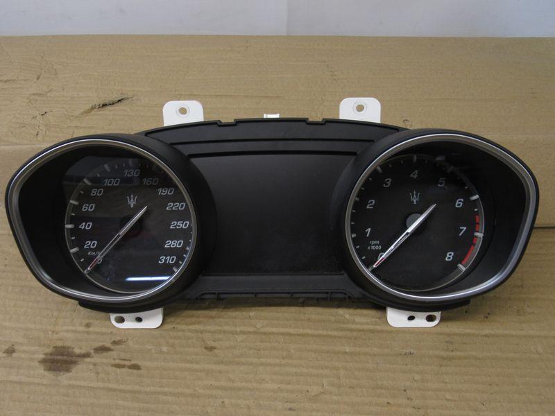 щиток приборов (приборная панель) Maserati Levante 1 поколение 2019, 3.0 л., бензин, 503018860308 - фото №1