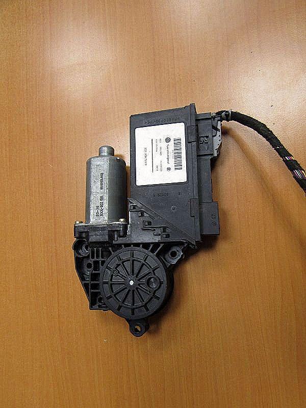 моторчик стеклоподъемника передний левый Volkswagen Touareg 1 поколение 2006, 3D1959793B - фото №1