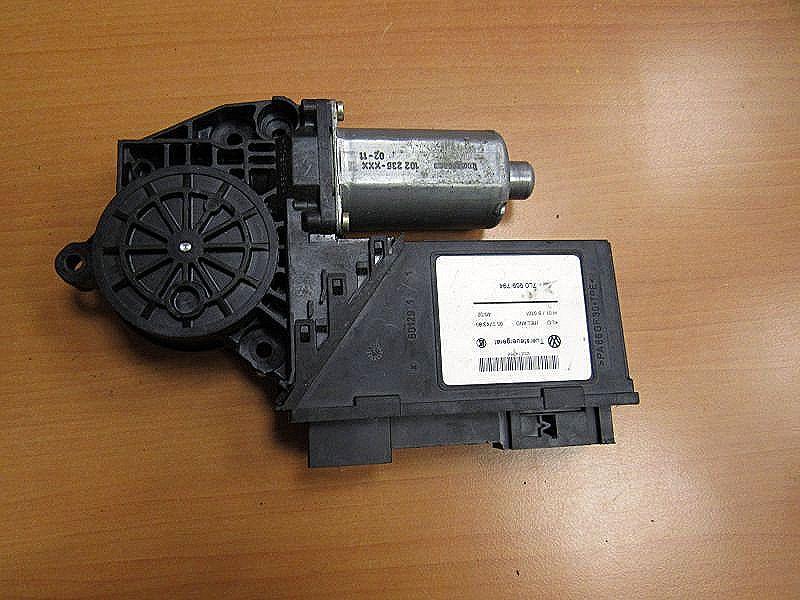 моторчик стеклоподъемника задний правый Volkswagen Touareg 1 поколение 2006, 7L0959794 - фото №1