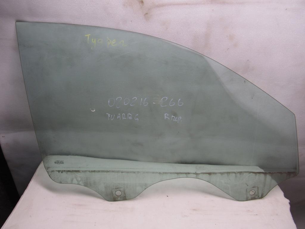 стекло двери передней правой Volkswagen Touareg 1 поколение 2002 - фото №1