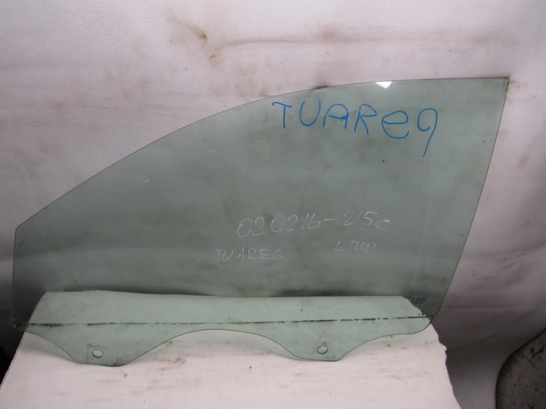 стекло двери передней левой Volkswagen Touareg 1 поколение 2005 - фото №1