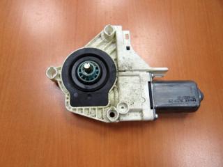 моторчик стеклоподъемника передний правый Audi A6 4F/C6 [рестайлинг] 2010, 8K0959802A