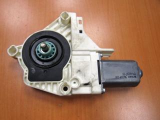 моторчик стеклоподъемника передний правый Audi A4 B8/8K 2010, 8K0959802A