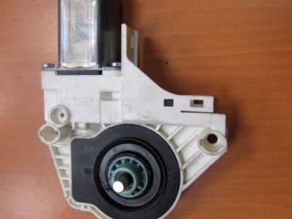 моторчик стеклоподъемника передний левый Audi A6 4G/C7 2012, 8K0959801B